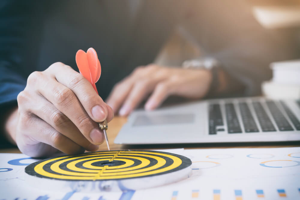 business-strategy-success-target-goals (1)